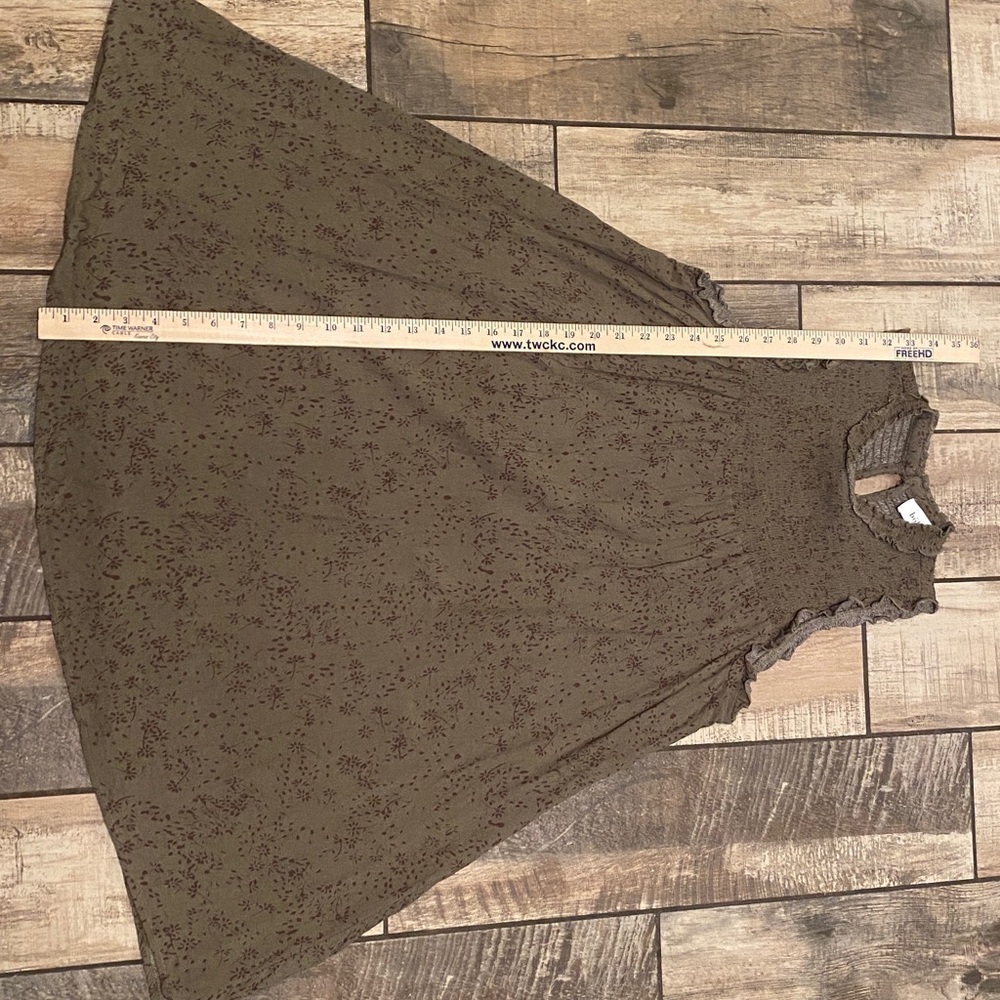 Bohme Sleeveless Olive Dress - Picture 9 of 11